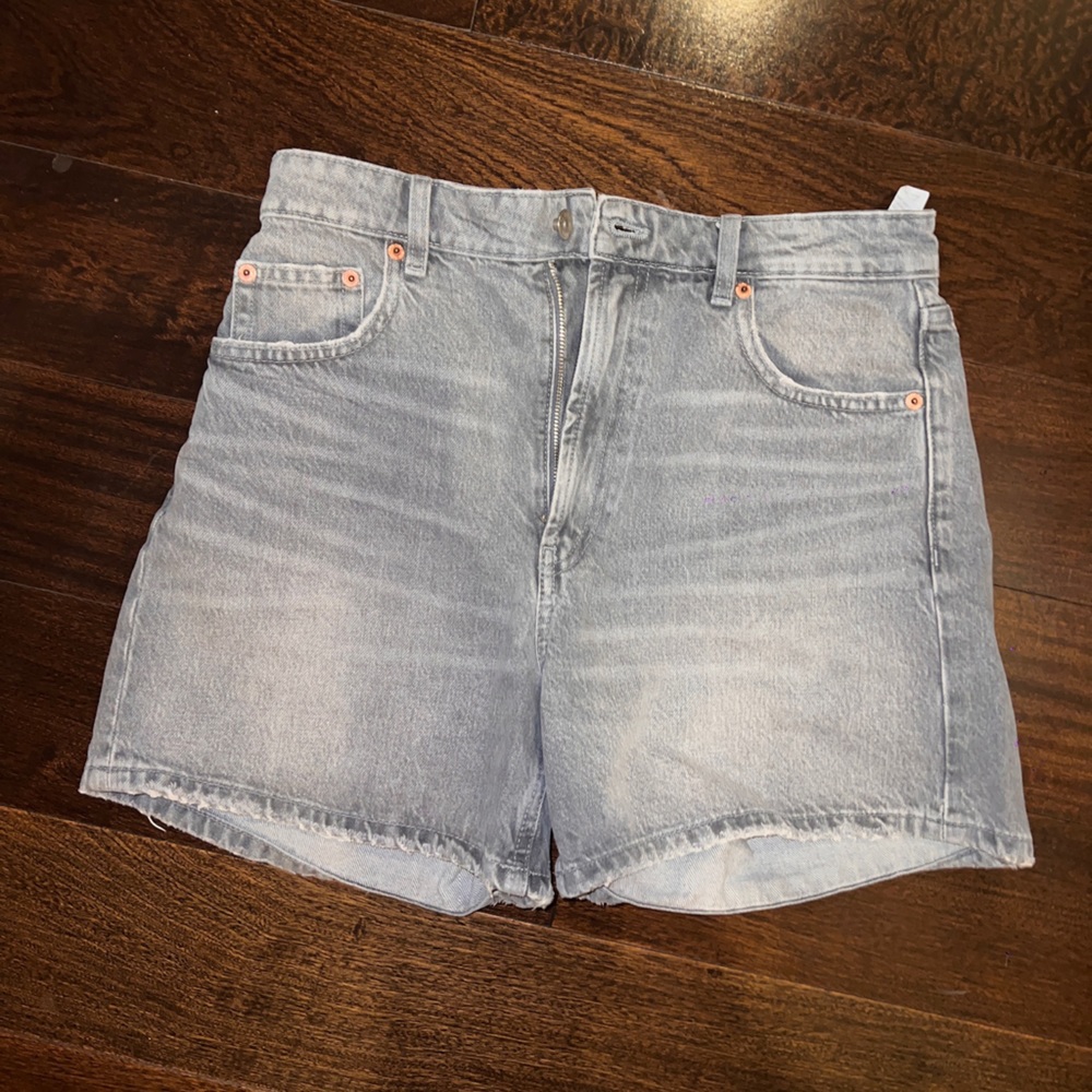 ZARA - SIZE 6 - BLACK DENIM JEAN SUMMER SHORTS